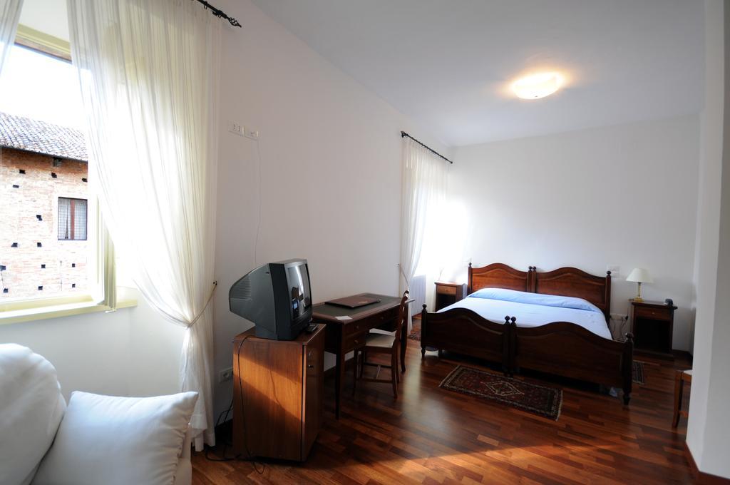 Guest House Domus ウルビーノ エクステリア 写真